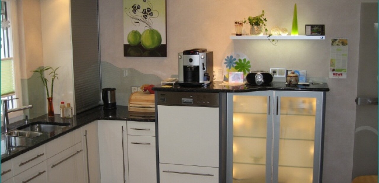 Wir bauen nicht nur Küchen zum Leben. Wir bauen nicht nur Küchen zum Leben.